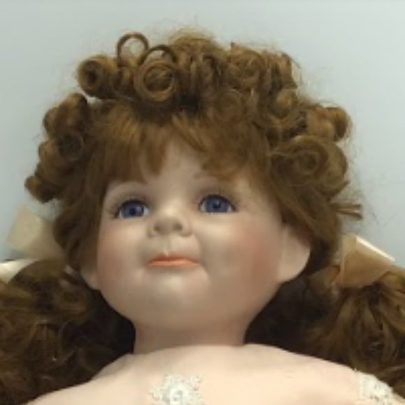 William Tung Collection Porcelain Doll Vintage Collectible Home Display Ornament - Picture 7 of 12